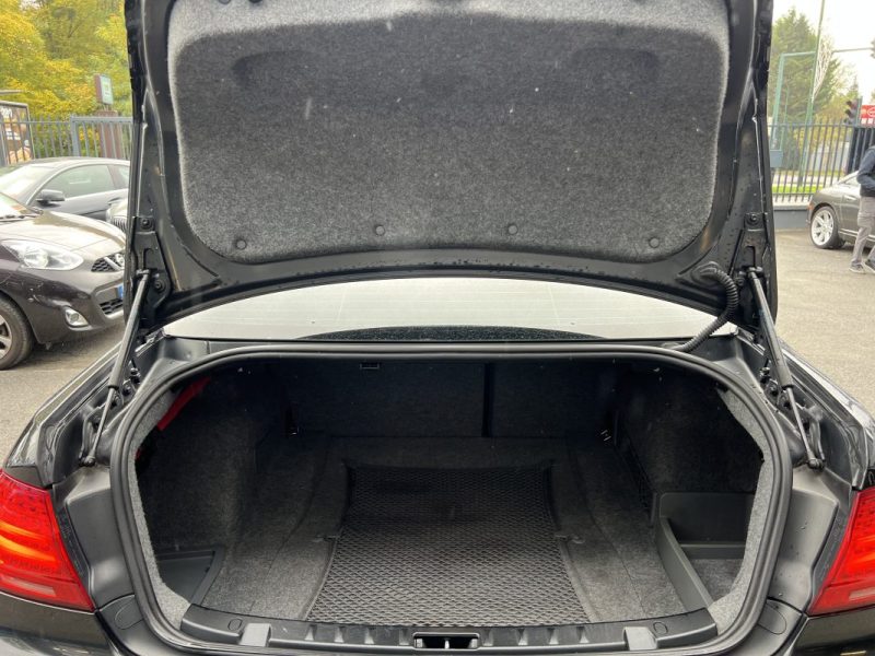 BMW SERIE 3 COUPE E92 PHASE 2 LCI 325D 3.0 6 CYLINDRES 204 BOITE AUTO TOIT OUVRANT - Garantie 1 an