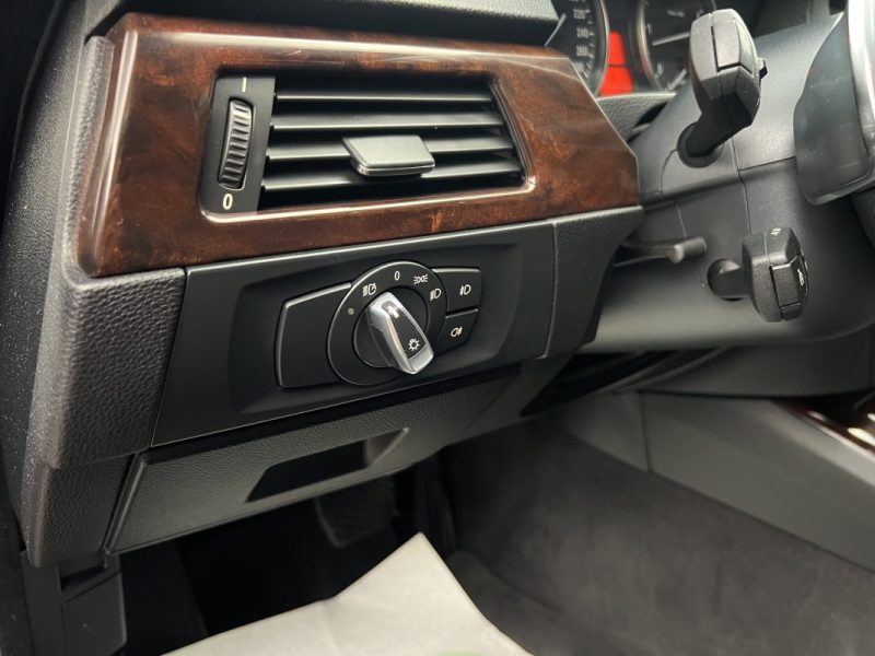 BMW SERIE 3 COUPE E92 PHASE 2 LCI 325D 3.0 6 CYLINDRES 204 BOITE AUTO TOIT OUVRANT - Garantie 1 an