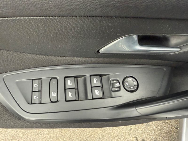 PEUEGOT 308 1.5 BLUEHDI 130CH EAT8 GARANTIE