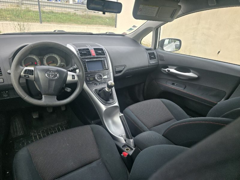 TOYOTA AURIS 126 D-4D FAP SPORTLINE 5P 2011