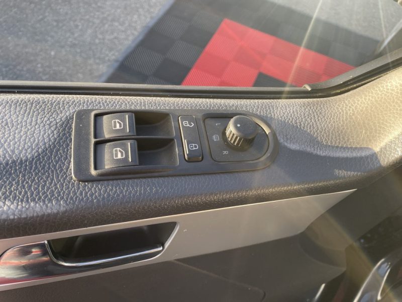 VOLKSWAGEN MULTIVAN 2.0 TDI 180CH  CONFORTLINE DSG7  GARANTIE 3/12 MOIS 2012