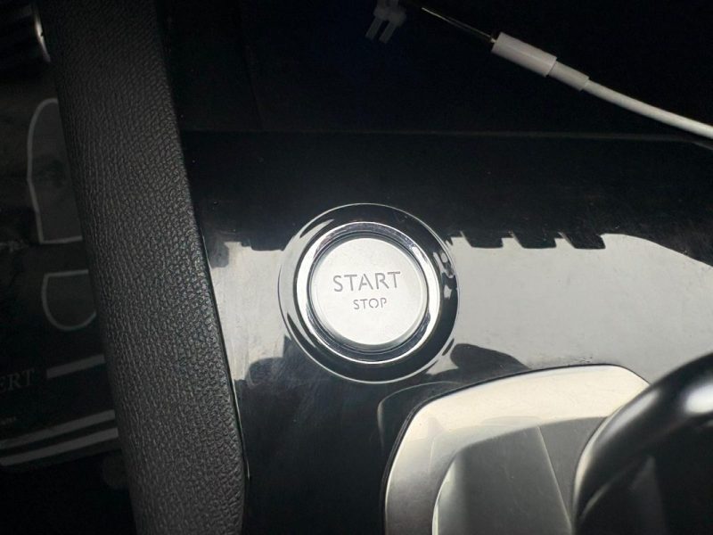 PEUGEOT 5008 II 1.5 BLUEHDI 130 Ch GTLine 🚗 - Toit ouvrant 🌞- Apple Car play 📱 - Garantie 6 mois 