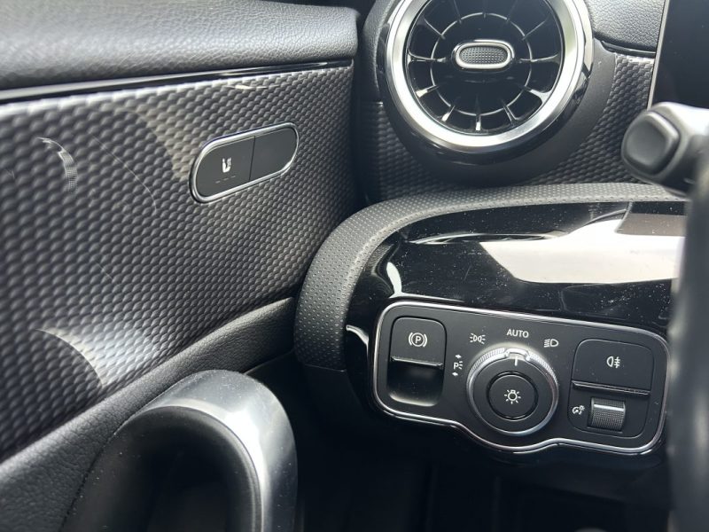 MERCEDES-BENZ CLASSE A 180 D 7 G-DCT / Garantie / Suivi entretiens