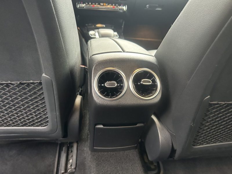 MERCEDES-BENZ CLASSE A 180 D 7 G-DCT / Garantie / Suivi entretiens