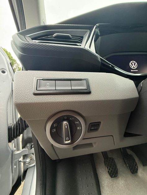 VOLKSWAGEN TRANSPORTER T6 L1H1 2.0 TDI 150CH BUSINESS - ATTELAGE - ETAT NEUF 