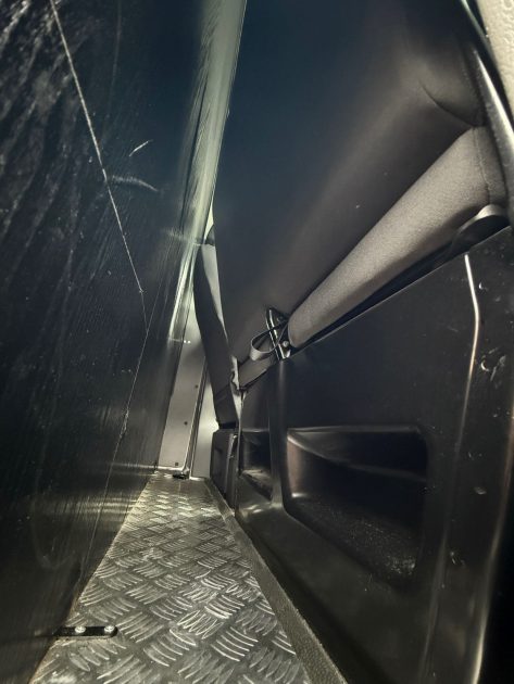 VOLKSWAGEN TRANSPORTER T6 L1H1 2.0 TDI 150CH BUSINESS - ATTELAGE - ETAT NEUF 