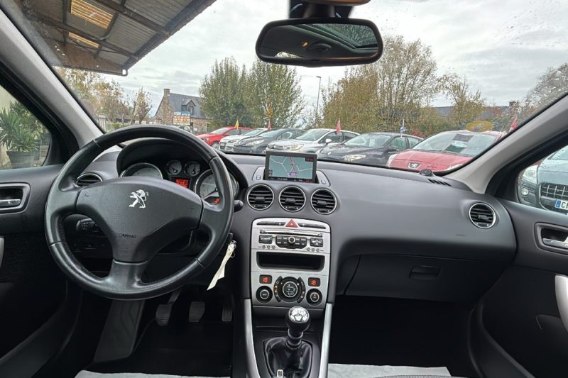 PEUGEOT 308 1.6 E-HDI112 FAP FAMILLY BVM6