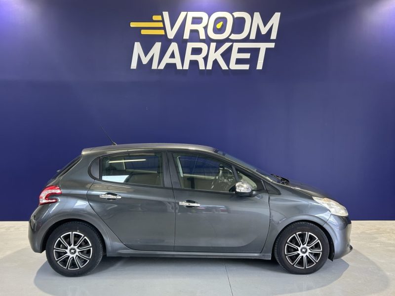 PEUGEOT 208 1.4 HDI FAP ALLURE 5P DISTRIBUTION OK