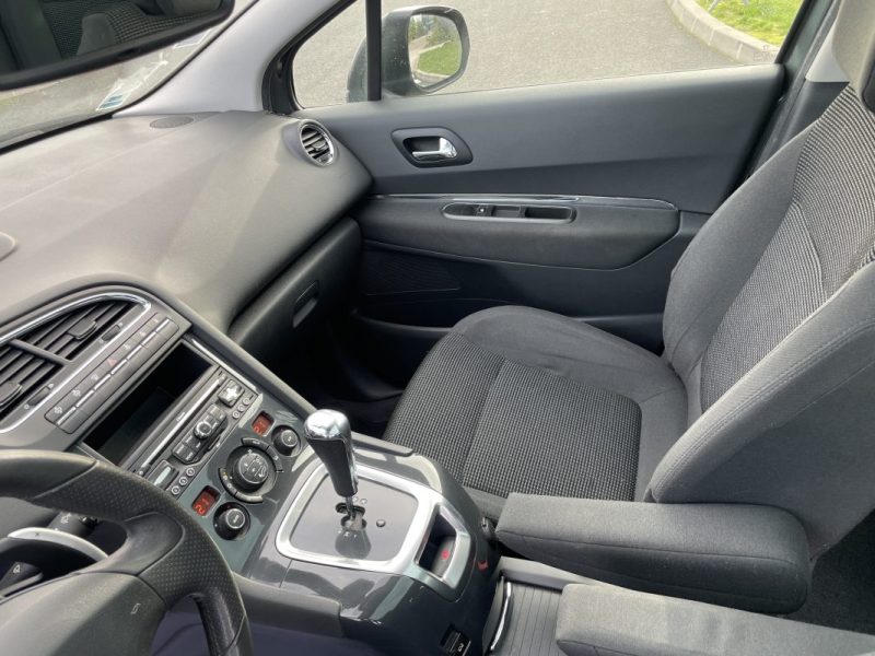 PEUGEOT 5008 1.6 HDi 112 FAP ALLURE BVA – 7 Places – Toit Panoramique – Radar de Recul