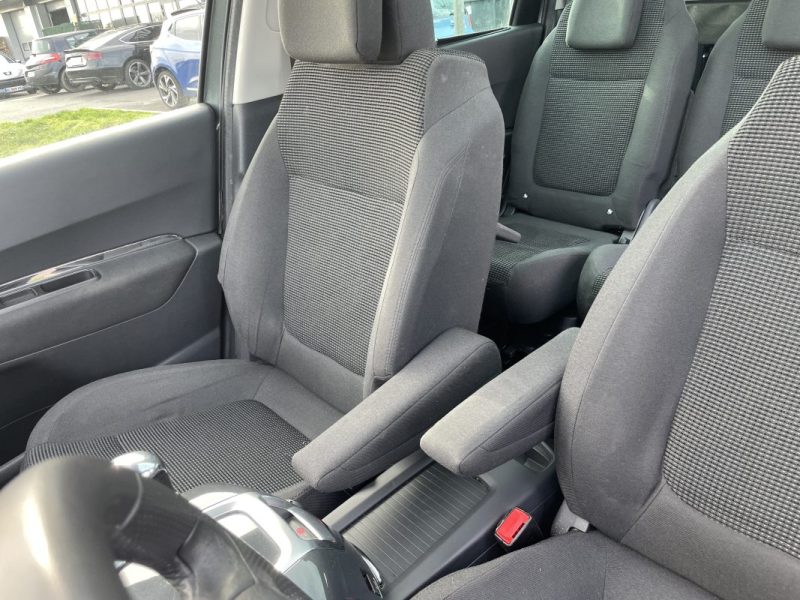 PEUGEOT 5008 1.6 HDi 112 FAP ALLURE BVA – 7 Places – Toit Panoramique – Radar de Recul