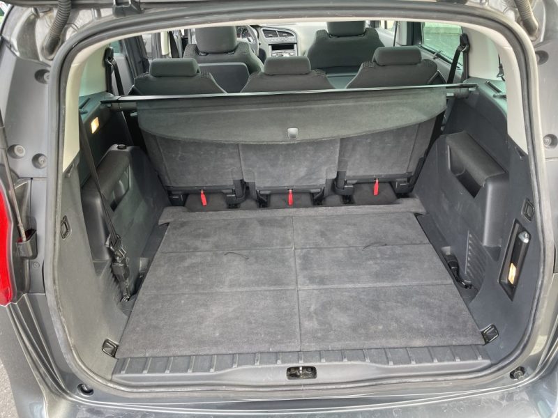 PEUGEOT 5008 1.6 HDi 112 FAP ALLURE BVA – 7 Places – Toit Panoramique – Radar de Recul