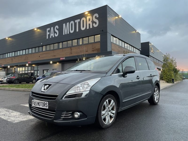 PEUGEOT 5008 1.6 HDi 112 FAP ALLURE BVA – 7 Places – Toit Panoramique – Radar de Recul