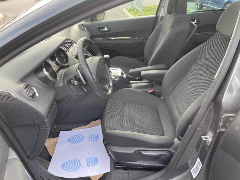PEUGEOT 5008 1.6 HDi 112 FAP ALLURE BVA – 7 Places – Toit Panoramique – Radar de Recul