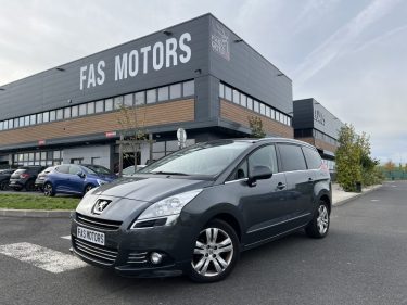 PEUGEOT 5008 1.6 HDi 112 FAP ALLURE BVA – 7 Places – Toit Panoramique – Radar de Recul