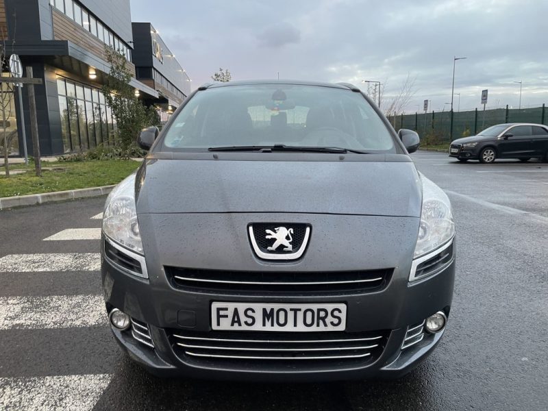 PEUGEOT 5008 1.6 HDi 112 FAP ALLURE BVA – 7 Places – Toit Panoramique – Radar de Recul