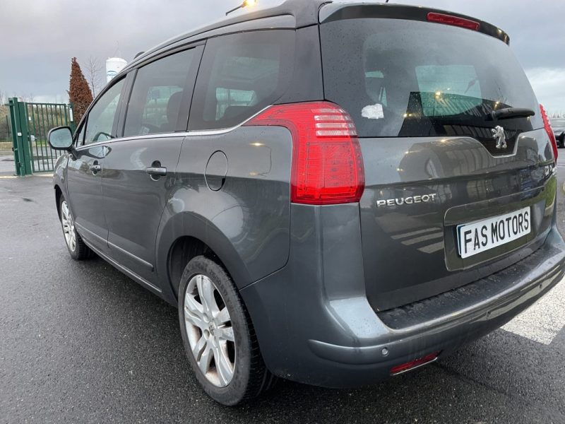PEUGEOT 5008 1.6 HDi 112 FAP ALLURE BVA – 7 Places – Toit Panoramique – Radar de Recul