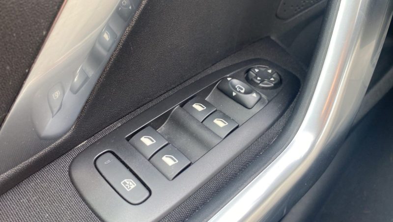 PEUGEOT 2008 ALLURE 1.2 L 130 ch BVA Garantie 10 ans Peugeot / Courroie neuve 