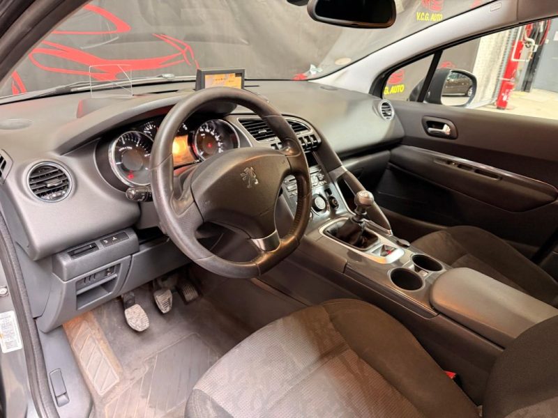 PEUGEOT 30081.6 HDi 110 Premium