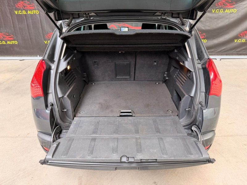 PEUGEOT 30081.6 HDi 110 Premium