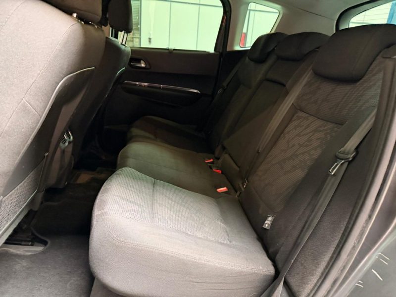 PEUGEOT 30081.6 HDi 110 Premium