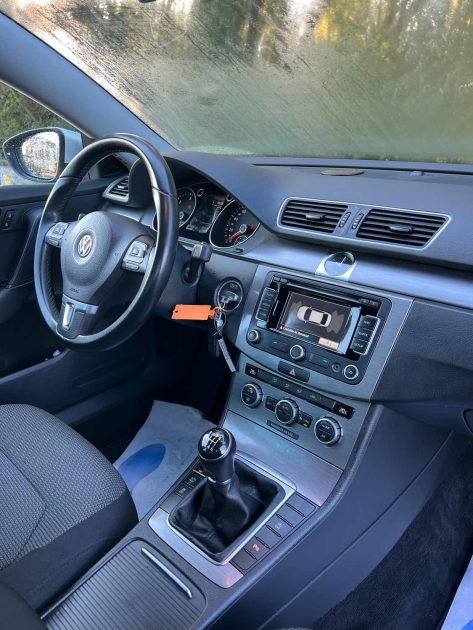 VOLKSWAGEN PASSAT 1.6 TDI 105CH CR DESIGN EDITION  2013