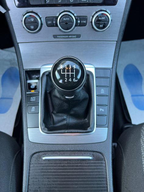 VOLKSWAGEN PASSAT 1.6 TDI 105CH CR DESIGN EDITION  2013