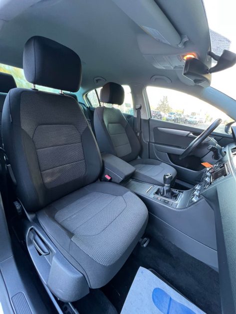 VOLKSWAGEN PASSAT 1.6 TDI 105CH CR DESIGN EDITION  2013