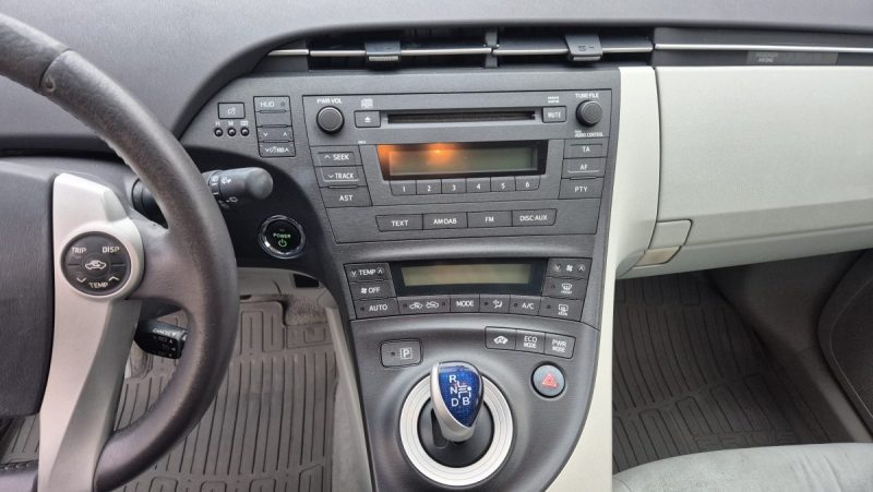 TOYOTA PRIUS 136H ACTIVE 2009