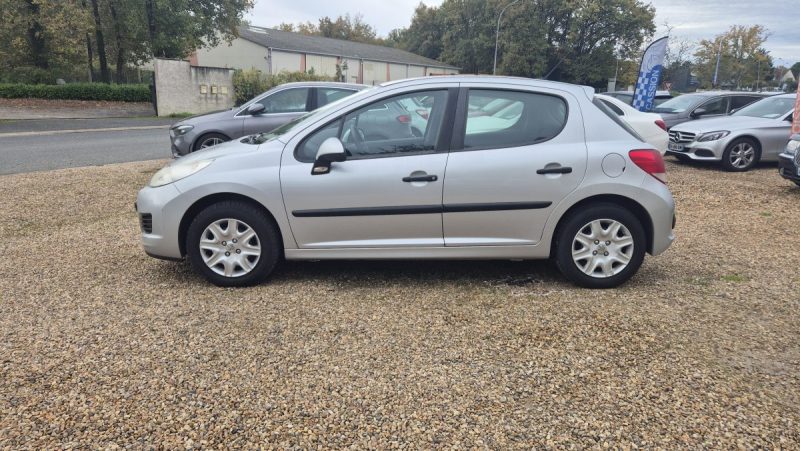 PEUGEOT 207 1.4 HDI 68 CH CONFORT 2009