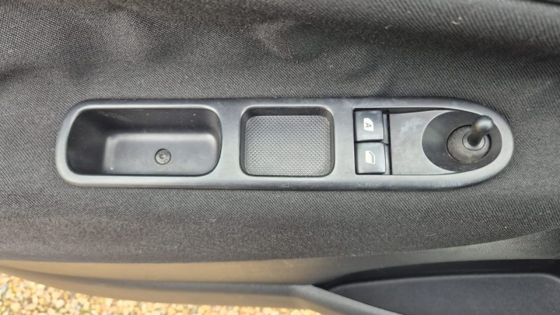 PEUGEOT 207 1.4 HDI 68 CH CONFORT 2009