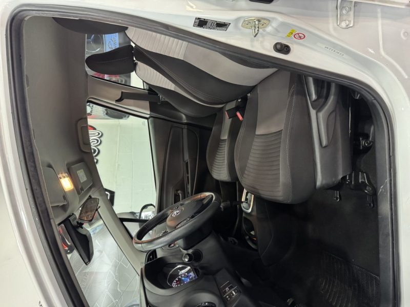 TOYOTA YARIS 100H FRANCE 5P 2018