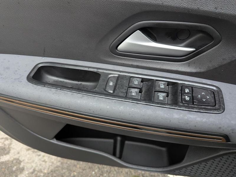 Dacia Sandero 1.0 TCe - 90 BV CVT 24 III BERLINE Stepway Extrême