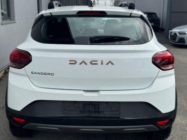 Dacia Sandero 1.0 TCe - 90 BV CVT 24 III BERLINE Stepway Extrême