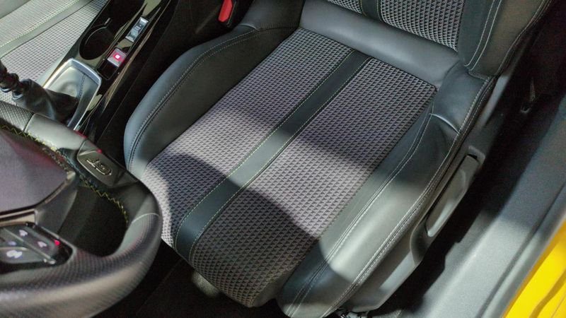 Peugeot 208 Puretech 100 s&s bvm6 gt