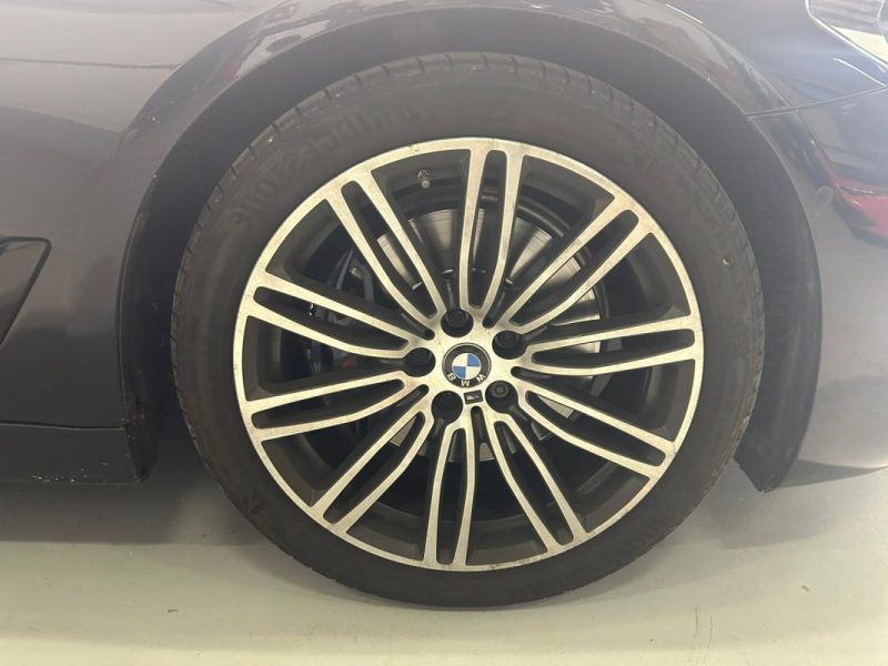 BMW SERIE 5 530I 252 CH BVA8 PACK M / BMW PREMIUM SELECTION / ENTRETIEN COMPLET BMW