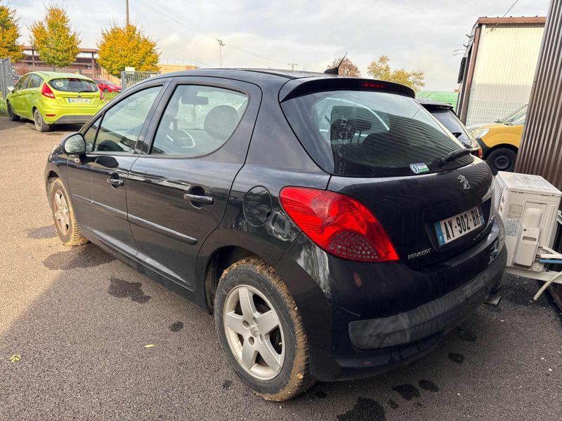 PEUGEOT 207 1.4 VTI 95  POUR PRO UNIQUEMENT 