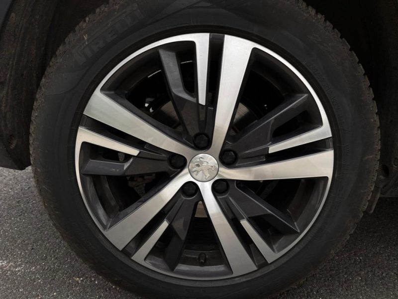 Peugeot 5008 1.5 BlueHDi 130 Allure Pack EAT8 • 7 Places • 2022