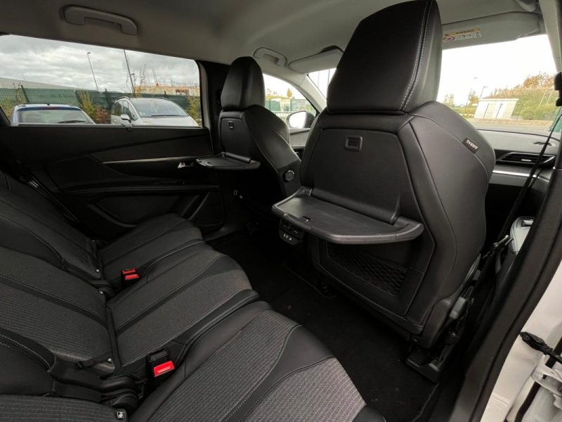 Peugeot 5008 1.5 BlueHDi 130 Allure Pack EAT8 • 7 Places • 2022