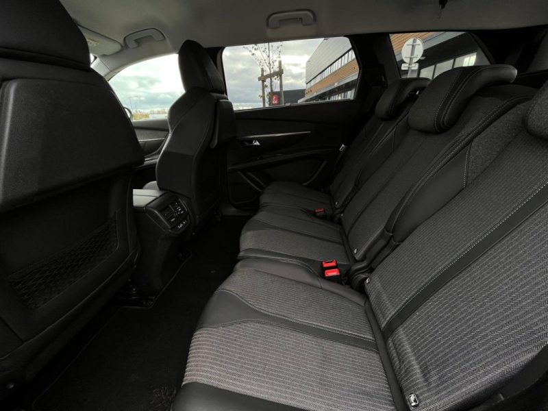 Peugeot 5008 1.5 BlueHDi 130 Allure Pack EAT8 • 7 Places • 2022