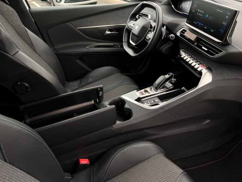 Peugeot 5008 1.5 BlueHDi 130 Allure Pack EAT8 • 7 Places • 2022