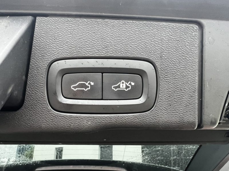 VOLVO XC60 INSCRIPTION LUXE TOIT OUVRANT/SIÈGES CHAUFFANT/CAMÉRA DE RECUL 2020