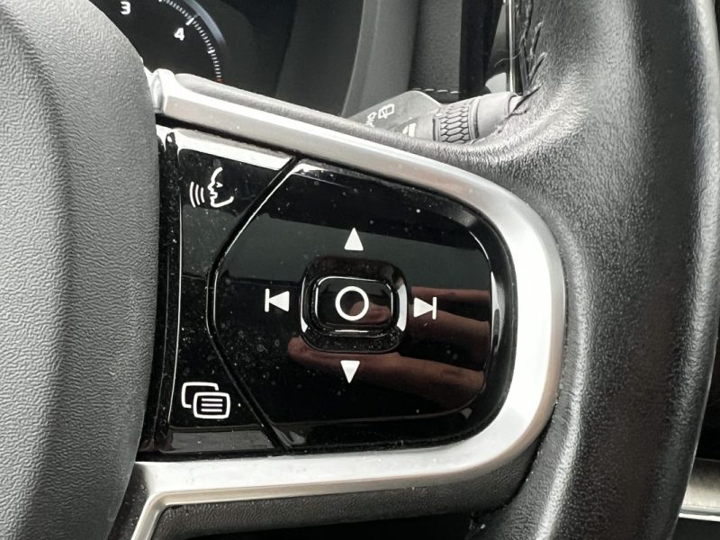 VOLVO XC60 INSCRIPTION LUXE TOIT OUVRANT/SIÈGES CHAUFFANT/CAMÉRA DE RECUL 2020