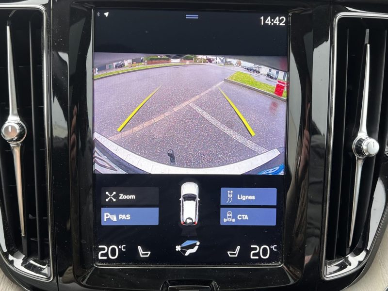 VOLVO XC60 INSCRIPTION LUXE TOIT OUVRANT/SIÈGES CHAUFFANT/CAMÉRA DE RECUL 2020