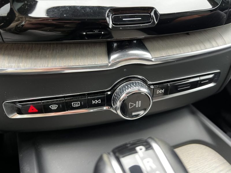 VOLVO XC60 INSCRIPTION LUXE TOIT OUVRANT/SIÈGES CHAUFFANT/CAMÉRA DE RECUL 2020