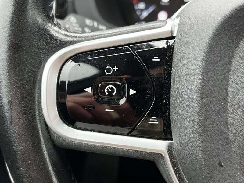 VOLVO XC60 INSCRIPTION LUXE TOIT OUVRANT/SIÈGES CHAUFFANT/CAMÉRA DE RECUL 2020