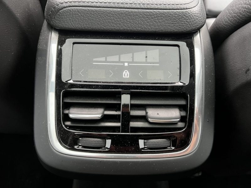 VOLVO XC60 INSCRIPTION LUXE TOIT OUVRANT/SIÈGES CHAUFFANT/CAMÉRA DE RECUL 2020