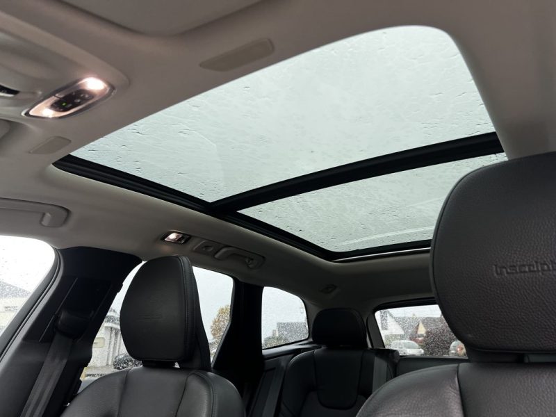 VOLVO XC60 INSCRIPTION LUXE TOIT OUVRANT/SIÈGES CHAUFFANT/CAMÉRA DE RECUL 2020
