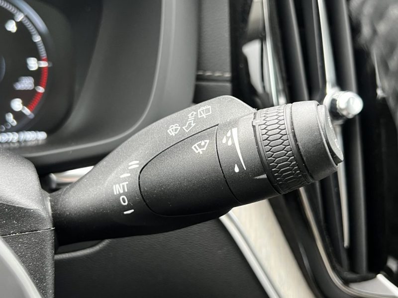 VOLVO XC60 INSCRIPTION LUXE TOIT OUVRANT/SIÈGES CHAUFFANT/CAMÉRA DE RECUL 2020