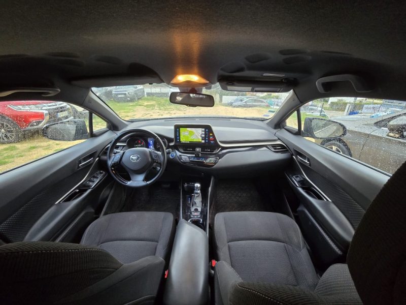 TOYOTA C-HR 122H DYNAMIC 2WD E-CVT RC18 2019