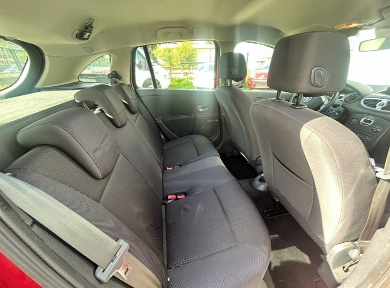 RENAULT CLIO  CLIO 1.2  ESSENCE DYNAMIQUE 2008